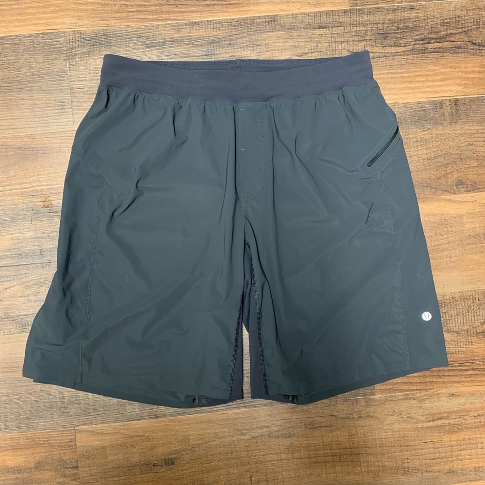 Lululemon men’s gray shorts size large